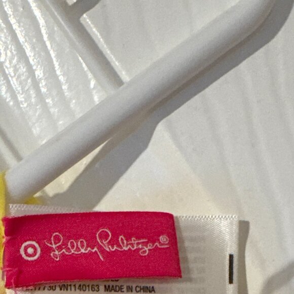 lilly pulitzer for Target Yellow Pineapple wrap scarf - Picture 2 of 4